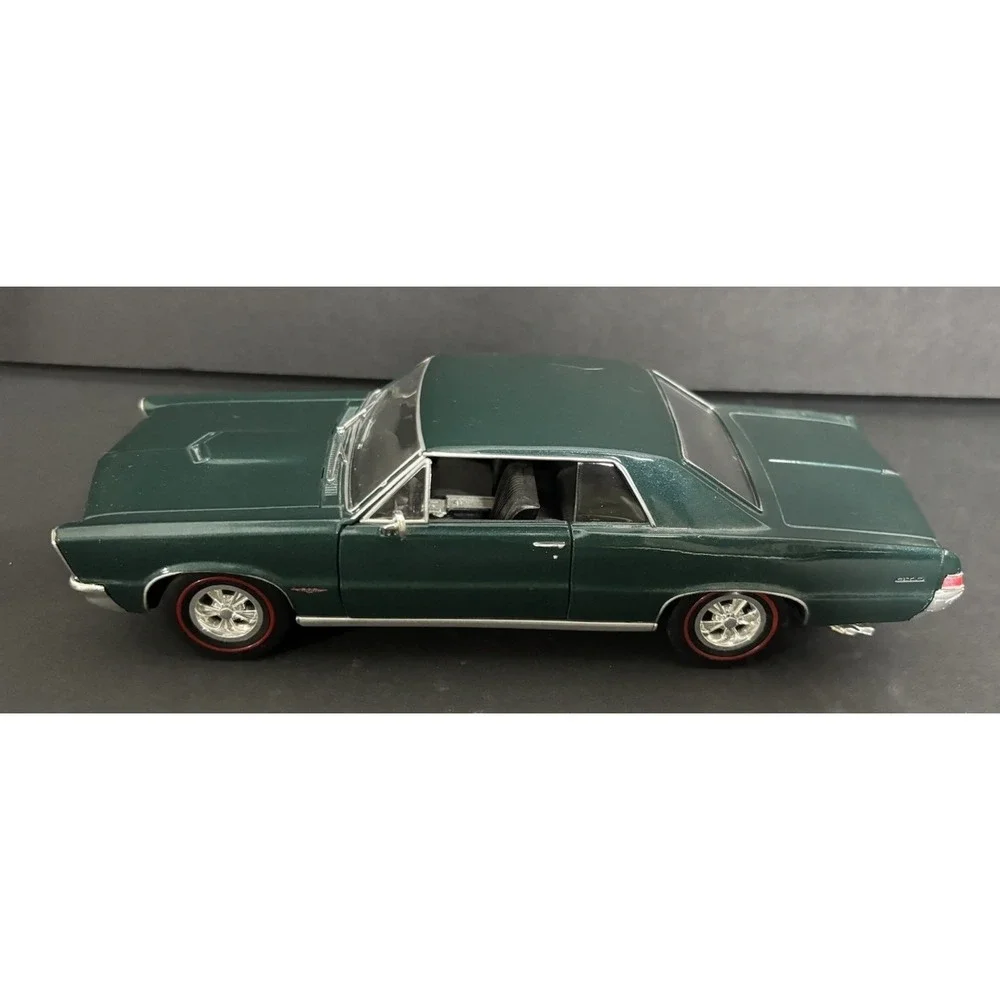 Welly 1965 Pontiac GTO Green Muscle Car Diecast 1:24